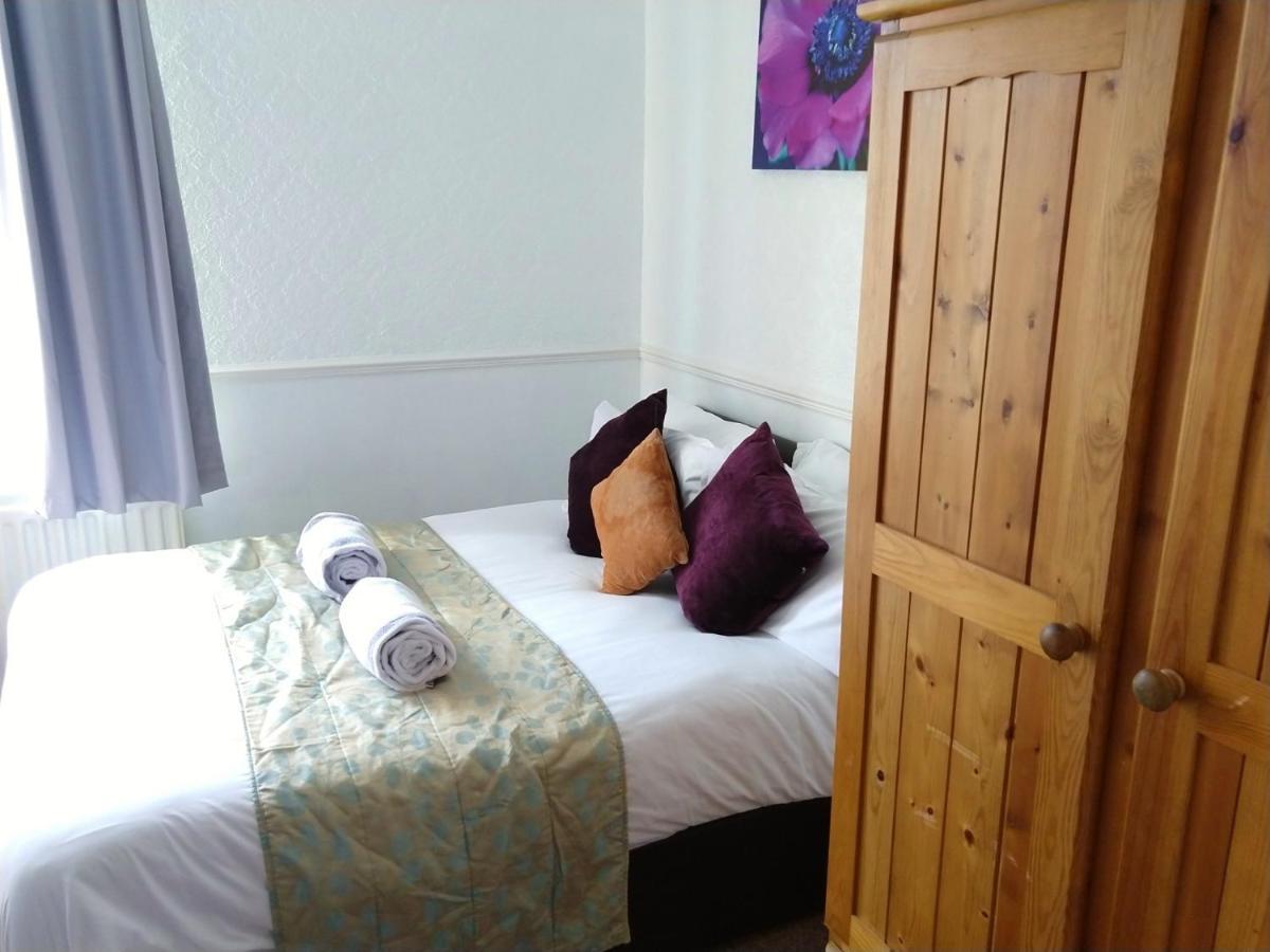 Napier Town House - Self Catering - Guesthouse Style - Twin And Double Rooms Workington Exterior photo